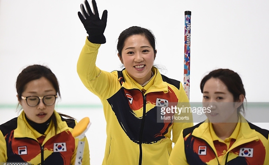 Á vận hội mùa đông Sapporo 2017: Đoàn thể thao Hàn Quốc vươn lên dẫn đầu