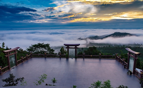 Trải nghiệm ngắm mây lúc bình minh tại Cổng trời, Lâm Đồng