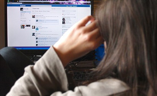 Bình Thuận cấm cán bộ sử dụng mạng xã hội trong giờ hành chính