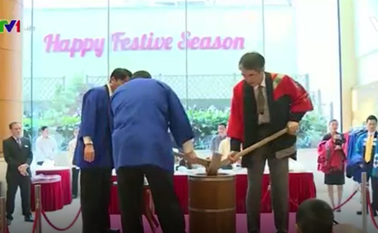 Tái hiện lễ giã bánh dày đón năm mới của người Nhật tại Hà Nội