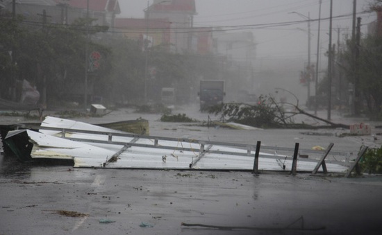 Sự vào cuộc quyết liệt của các cấp chính quyền giúp giảm thiệt hại do bão số 10
