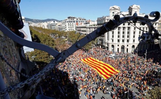 Tuần hành lớn phản đối Catalonia độc lập