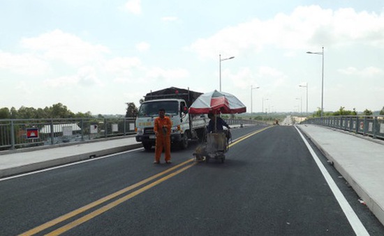 Thông xe cầu Long Bình nối Việt Nam - Campuchia