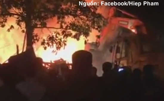 Cháy lớn dãy cửa hàng Bách hóa tổng hợp Thái Nguyên