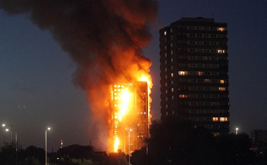 Vụ cháy tòa nhà 24 tầng tại London: Không nghe thấy cảnh báo từ hệ thống báo động