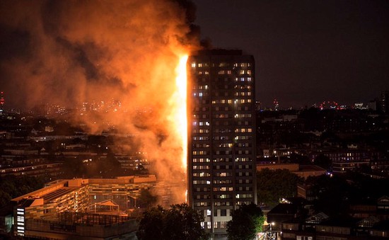 Việt Nam chia buồn với Anh về vụ cháy tòa tháp Grenfell
