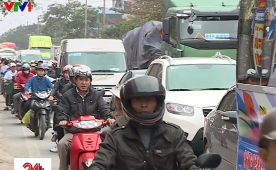 Chợ Viềng, Nam Định: Chưa đến phiên đã tắc đường cả km