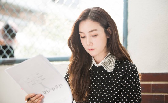 Choi Ji Woo lọt Top sao ăn mặc sành điệu nhất xứ Hàn