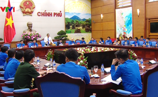 Phó Thủ tướng Trương Hòa Bình gặp mặt cán bộ, công chức trẻ tiêu biểu