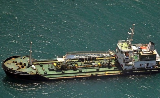 Cướp biển Somalia đấu súng với hải quân EU