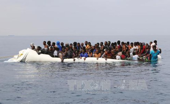 Hàng nghìn người di cư được cứu ngoài khơi Libya