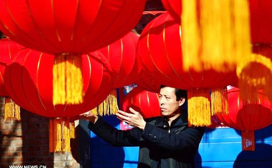 Lưu giữ nghề làm đèn lồng truyền thống tại Trung Quốc