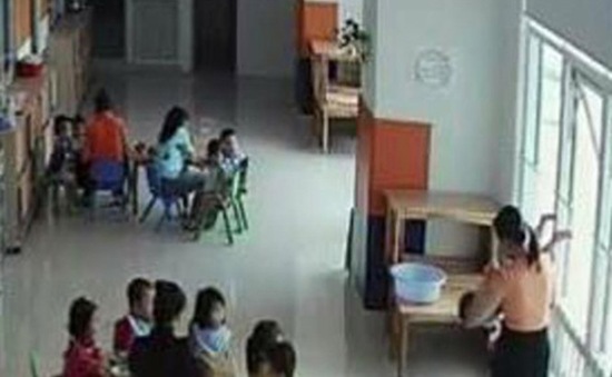 TP.HCM: Làm rõ vụ cô giáo dọa ném trẻ ra ngoài cửa sổ
