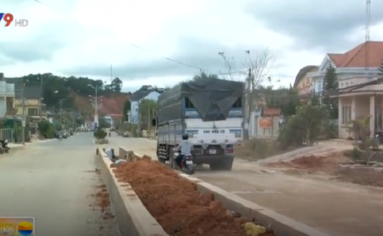 Lâm Đồng: Nâng cấp đường dài 2,2 km nhưng 5 năm chưa hoàn thành