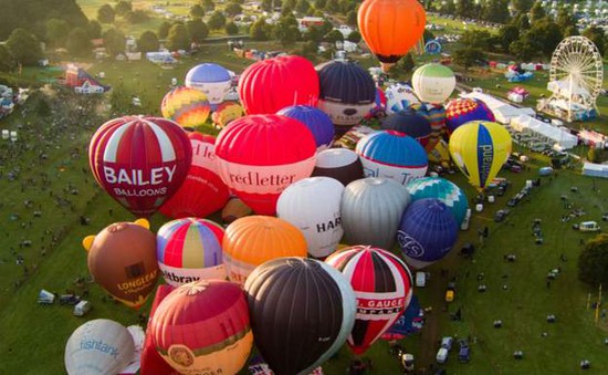Chiêm ngưỡng lễ hội khinh khí cầu lớn nhất châu Âu