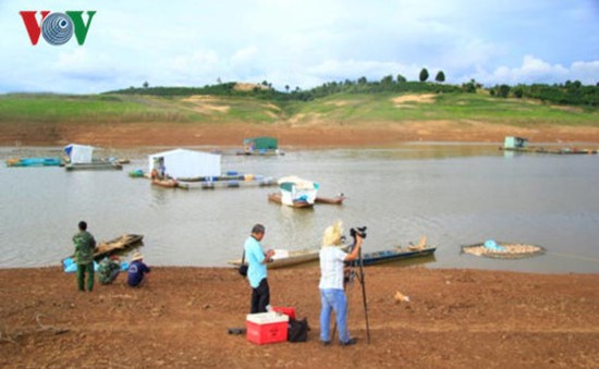 Kon Tum: Khoanh nợ cho các hộ có cá chết tại lồng hồ thủy điện