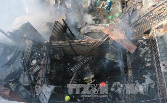 Hỏa hoạn thiêu rụi 3 căn nhà ở TP Long Xuyên - An Giang