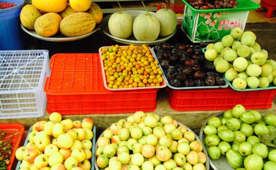 Chợ Thủ Đức tăng cường kiểm tra chất lượng trái cây nhập khẩu