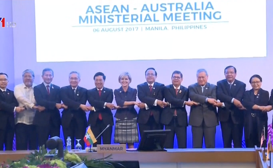 Các Bộ trưởng Ngoại giao ASEAN tiến hành họp ASEAN+1