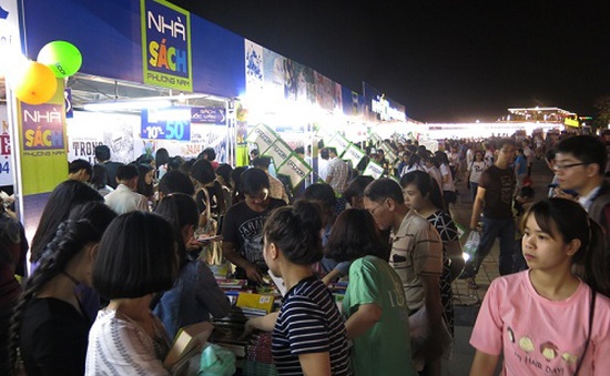 150 gian hàng tham gia hội sách Hải Châu - Đà Nẵng