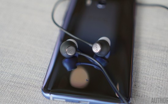 Tính năng khử tiếng ồn của tai nghe HTC chỉ hoạt động trên HTC U11