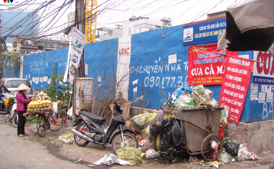 Vì sao rác bủa vây các khu dân cư Hà Nội?