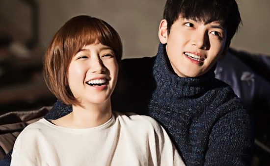 Hai năm sau Healer, Park Min Young và Ji Chang Wook vẫn khiến fan phấn khích vì quá "ngọt"