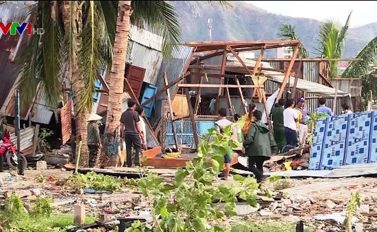 Nâng mức hỗ trợ khắc phục nhà ở sau bão số 12 tại Khánh Hòa