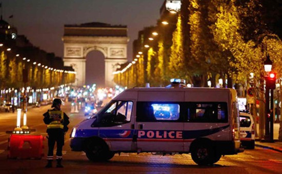 Hung thủ khủng bố đại lộ Champs Elysees từng bị kết án tù vì tội tấn công cảnh sát