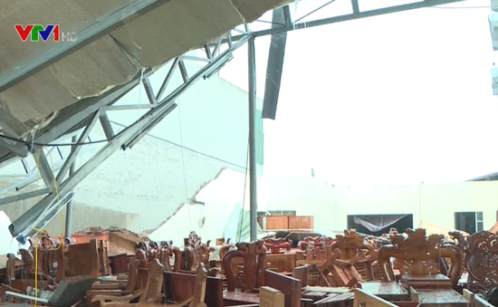 Lốc xoáy tại Thái Bình, 4 người bị thương, nhiều nhà bị tốc mái