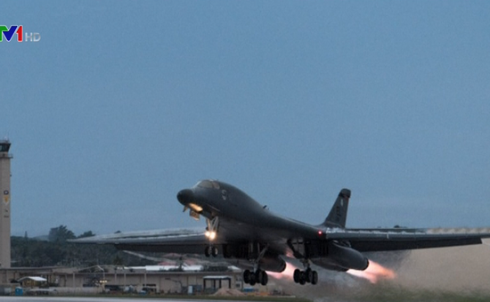 Máy bay ném bom Mỹ diễn tập gần bán đảo Triều Tiên