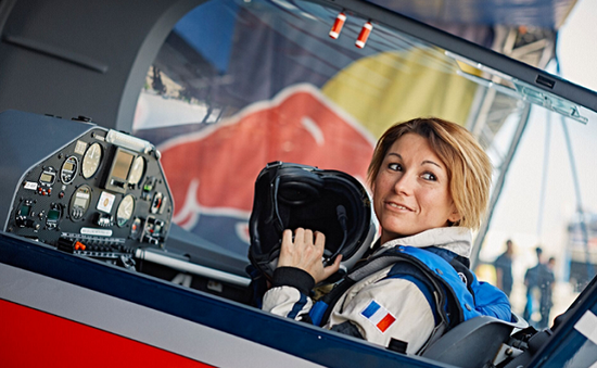 Nữ phi công đầu tiên đạt chức vô địch trong cuộc thi Air Race