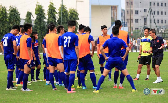 HLV Hoàng Anh Tuấn chốt danh sách 25 cầu thủ ĐT U20 Việt Nam tập huấn tại Đức