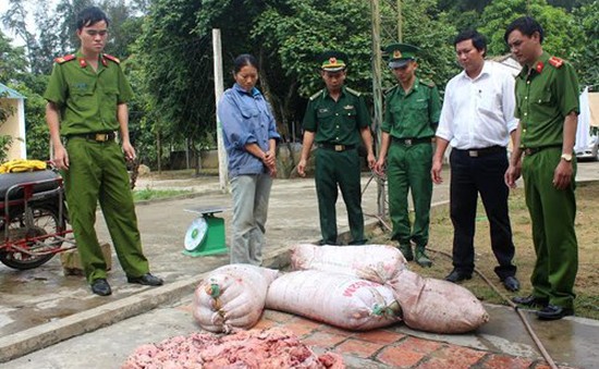 Bắt vụ vận chuyển 200kg mỡ thối tại Hà Tĩnh
