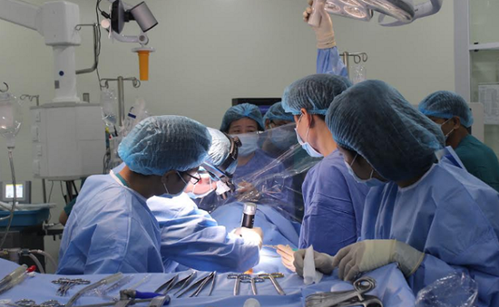 Kỹ thuật phẫu thuật tim hiện đại cứu nhiều bệnh nhân thoát nguy cơ đột tử