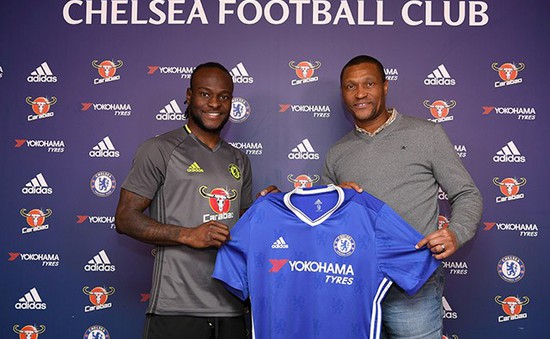 Chelsea trói chân Moses tới năm 2021