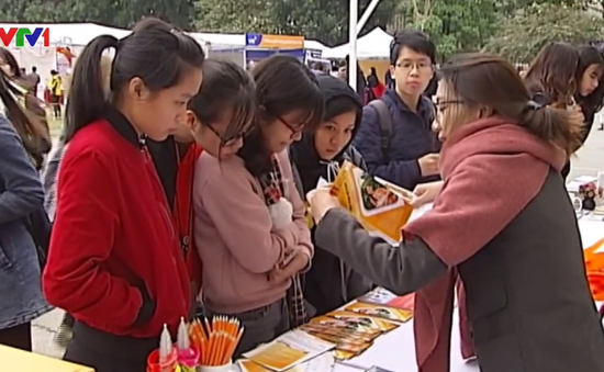 Hơn 3.000 sinh viên tham gia ngày hội việc làm tại Hà Nội