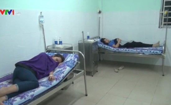 Hơn 50 người ngộ độc thức ăn tập thể tại Bình Phước