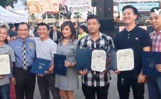 Nhóm tình nguyện Việt Nam tại Houston được nhận Bằng khen của Thị trưởng