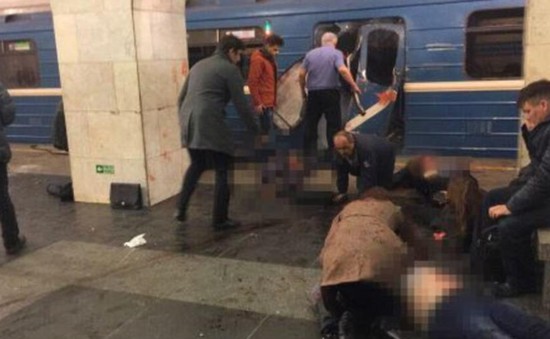 Hiện trường tang thương sau vụ tấn công khủng bố ở tàu điện ngầm Nga