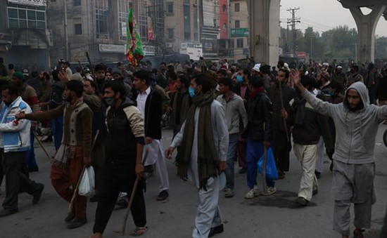 Pakistan triển khai quân đội lập lại trật tự ở Islamabad