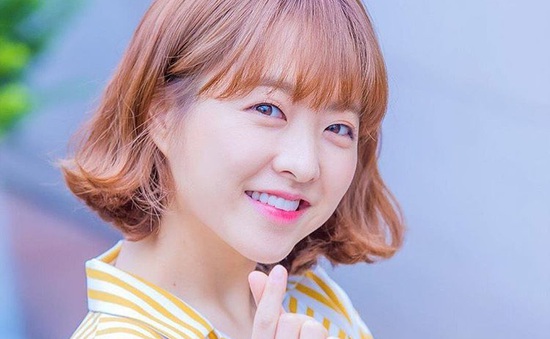 "Người tình" Song Joong Ki: Tiêu chuẩn về cái đẹp ở Hàn Quốc quá khắc nghiệt