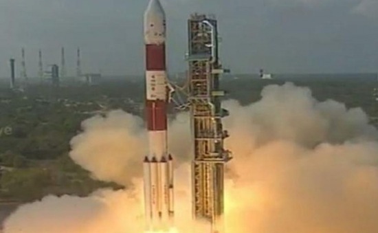 Ấn Độ phóng 104 vệ tinh vào không gian chỉ với 1 tên lửa