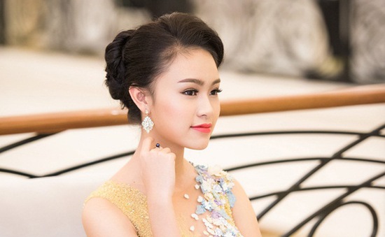 Người đẹp tri thức của Hoa hậu Việt Nam ngày càng "lột xác" yêu kiều