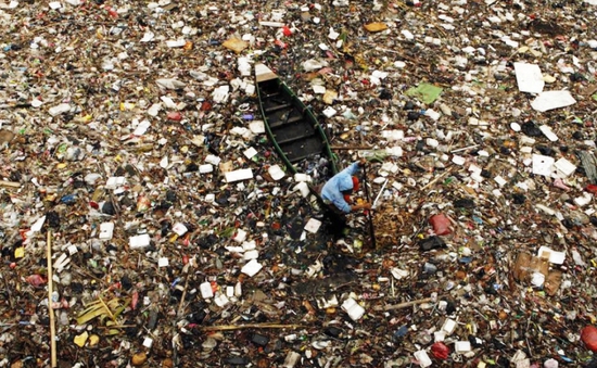 8 triệu tấn rác thải nhựa đổ ra đại dương mỗi năm