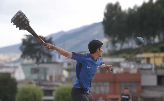Trận quần vợt theo phong cách Inca ở Ecuador