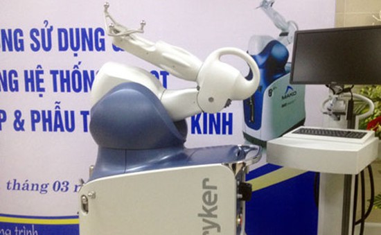 Hỗ trợ phẫu thuật khớp và thần kinh bằng robot thế hệ mới