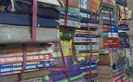 Ấn Độ: Người bán sách cũ phải chật vật từng ngày