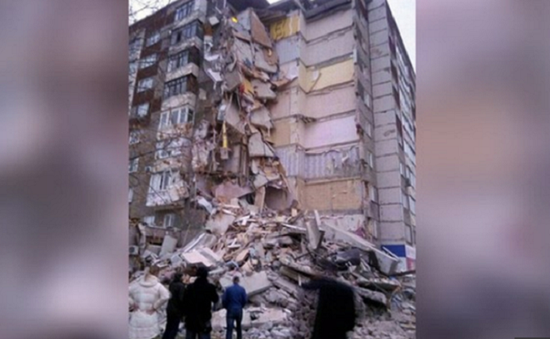 Nga: Sập tòa nhà chung cư 9 tầng từ thời Liên Xô cũ gây thương vong