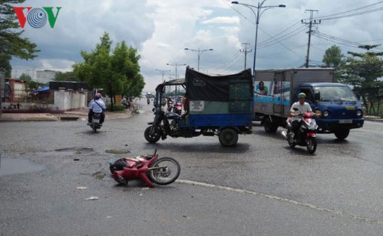 TP.HCM: Say xỉn tông xe máy vào xe ba gác, 3 người nhập viện